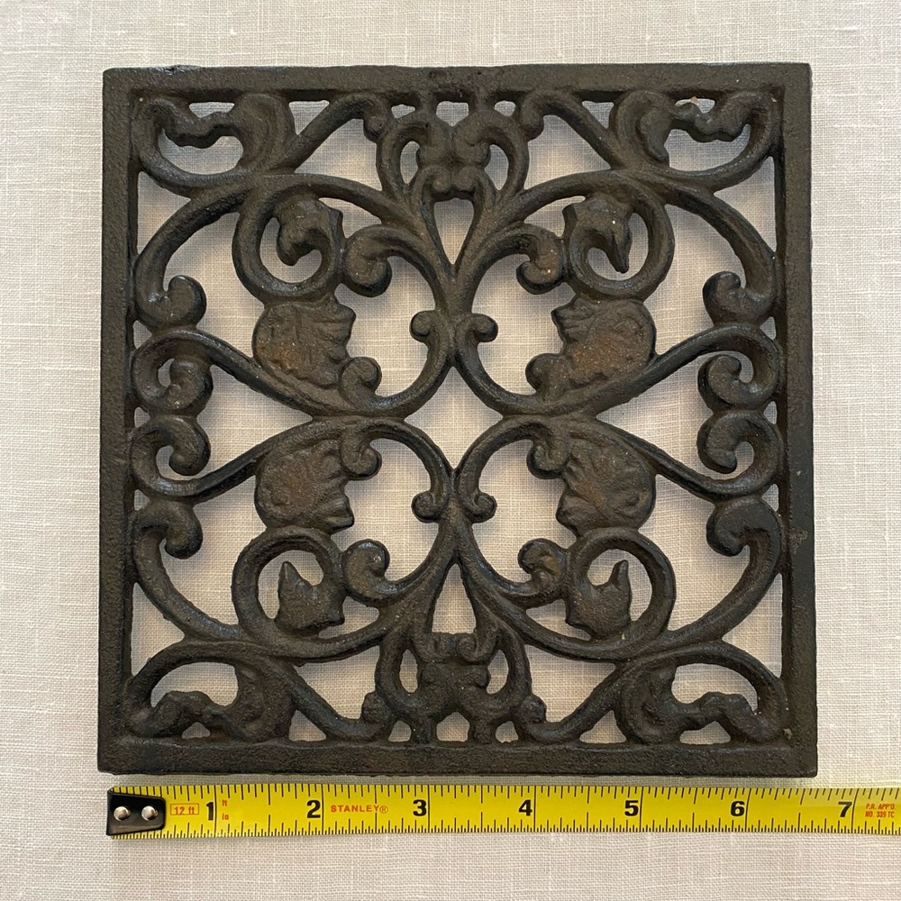 Decorative Cast Iron Trivet - Picture 4 of 4